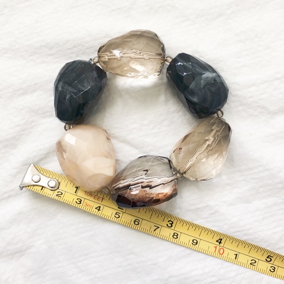 4/$22 Multi Faceted Faux Gemstone Stretch Bracelet - Picture 10 of 13